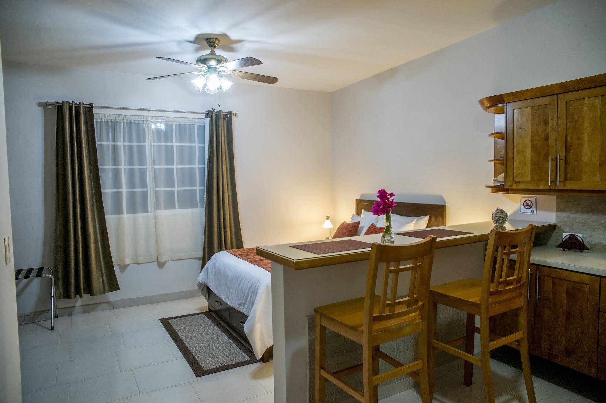 Bugambilias Suites لوريتو المظهر الخارجي الصورة